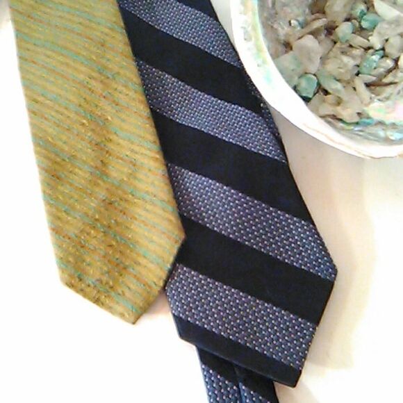 Liberty and Calvin Klein Bundle of Silk Ties - Picture 7 of 7